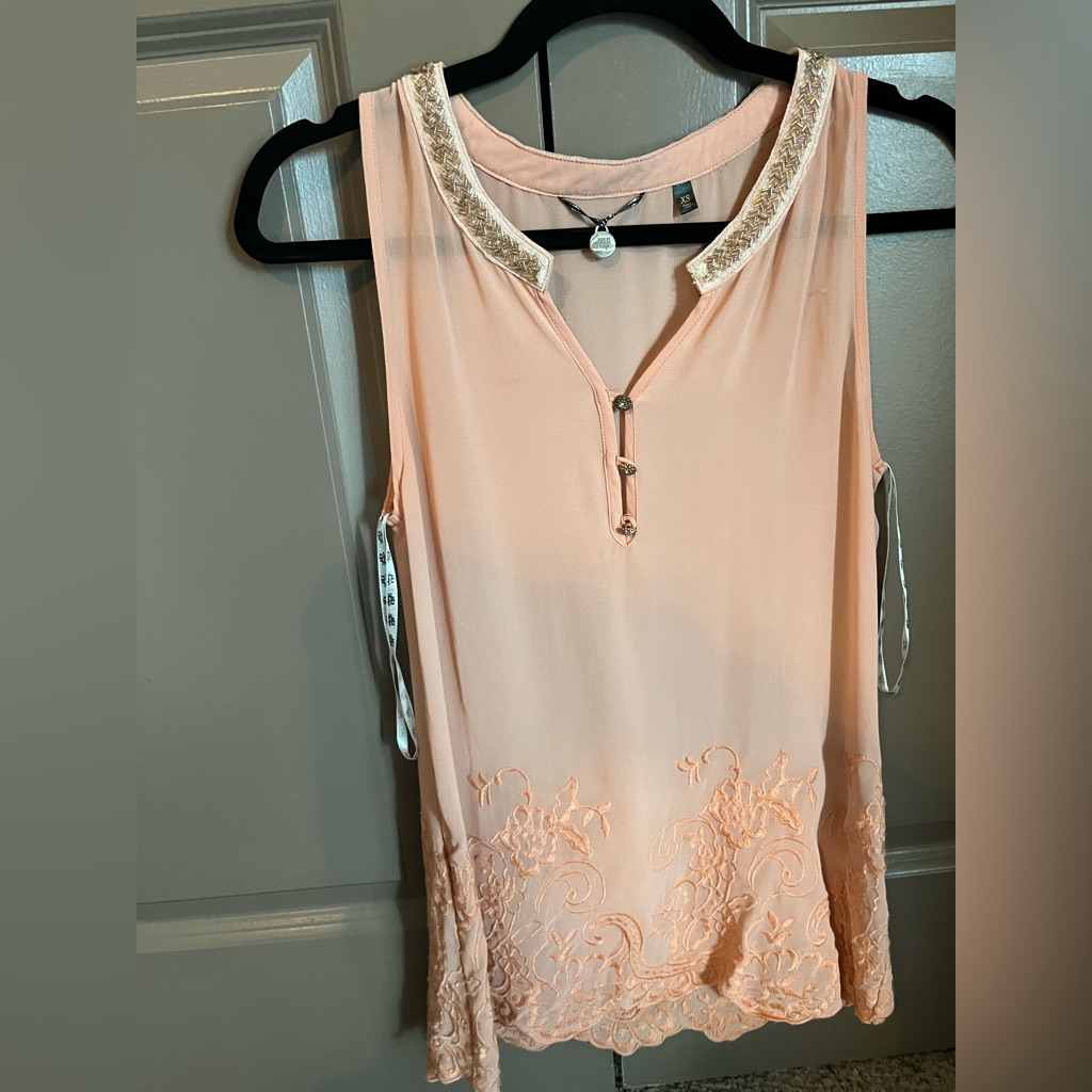 Ble Sleevless Blouse